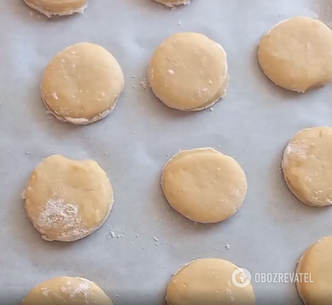 Simple cookies with kefir that turn out very crispy and puffy