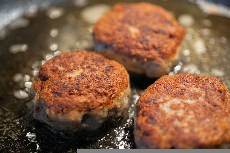 How to cook lean cutlets in a pan