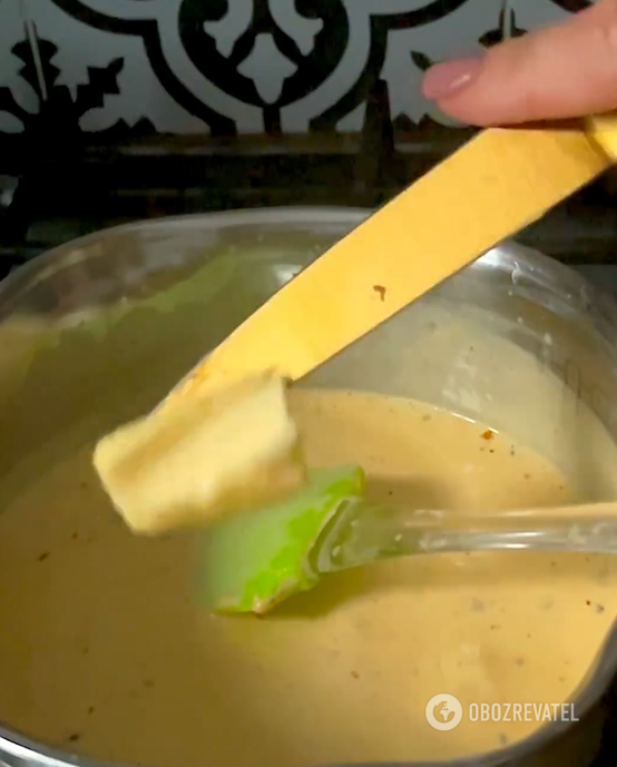 Uniwersalny sos serowy z naturalnych składników: jak zrobić go w domu?