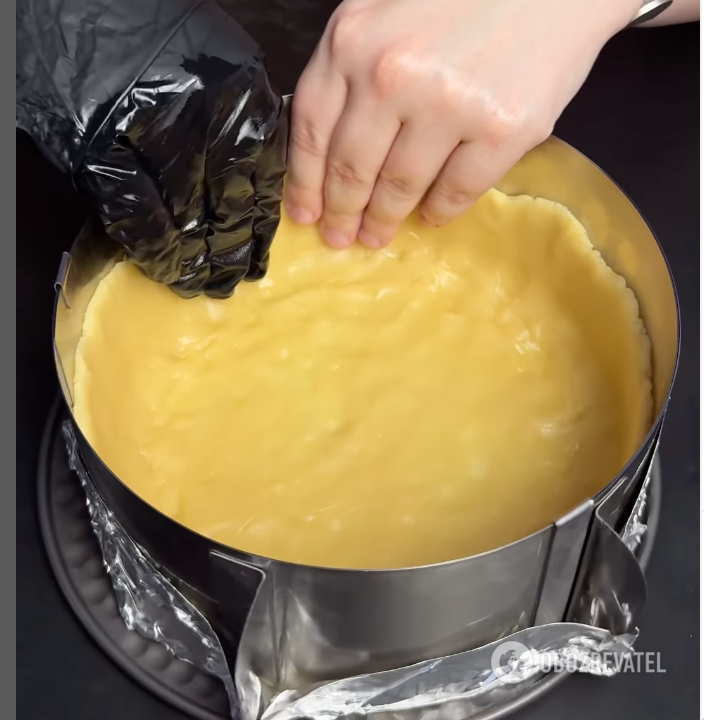 How to prepare the dough for the pie