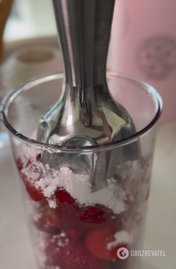 Strawberry tiramisu: a delicious recipe that even a child can handle