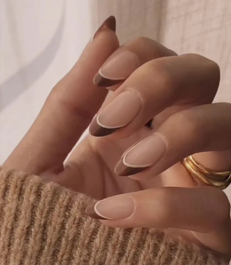 Fans of minimalism will appreciate it. What is a floating manicure and how does it differ from a classic French manicure