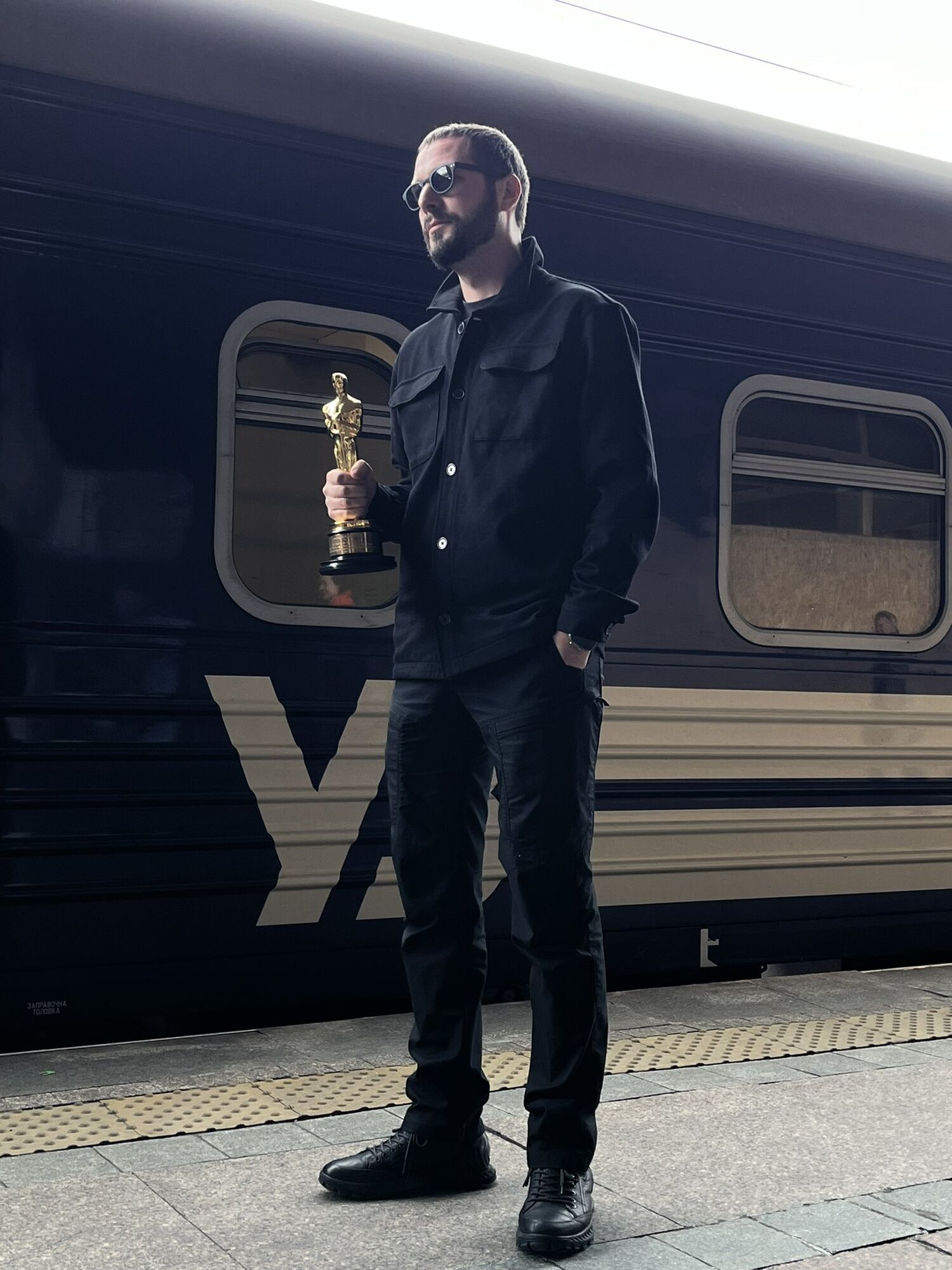The director of ''20 Days in Mariupol'', Mstyslav Chernov, who was applauded by Hollywood, brought the first Oscar to Ukraine. Photo
