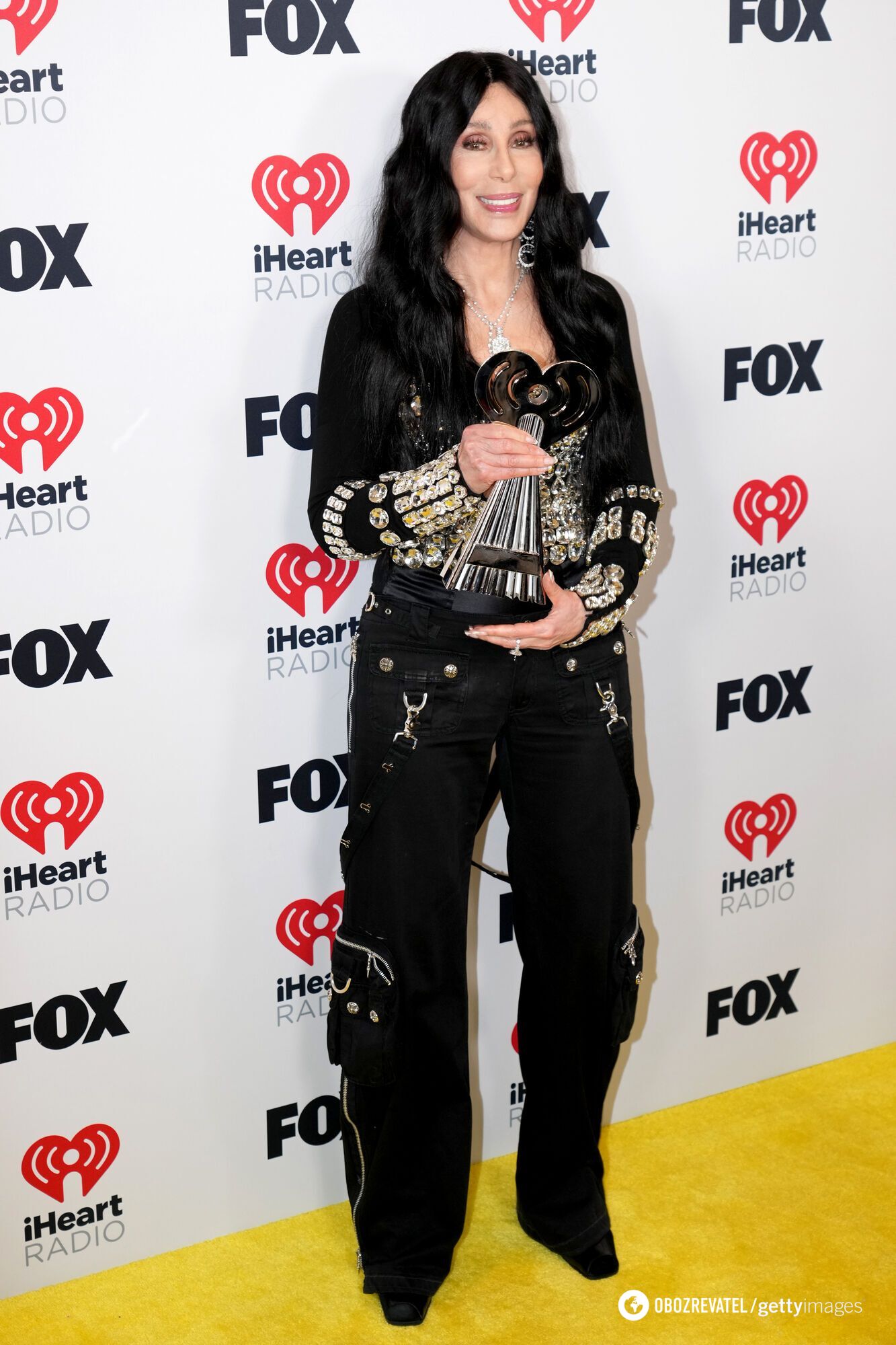 Cher pokazuje spodnie, które mają 40 lat