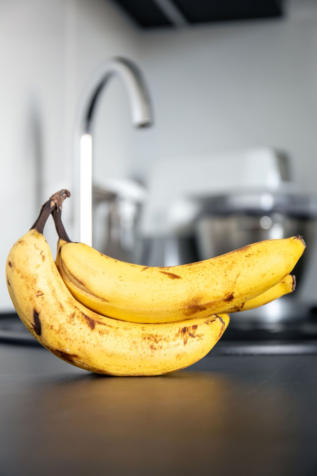 How to keep bananas yellow and free of dark spots for 26 days: an effective life hack