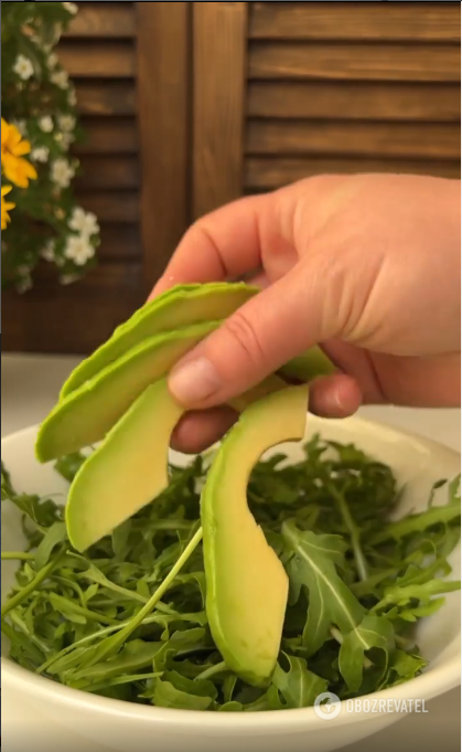 What to do with avocado so that it is not hard: a simple life hack