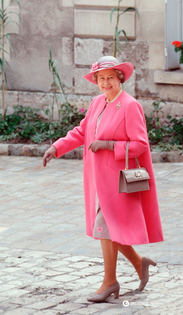 Why Elizabeth II always wore bright clothes: the most famous images of the queen, who was called a style icon