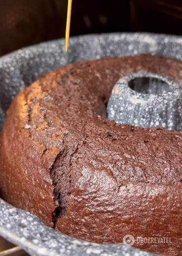 Wilgotna czekoladowa babeczka: niezapomniany deser na śniadanie