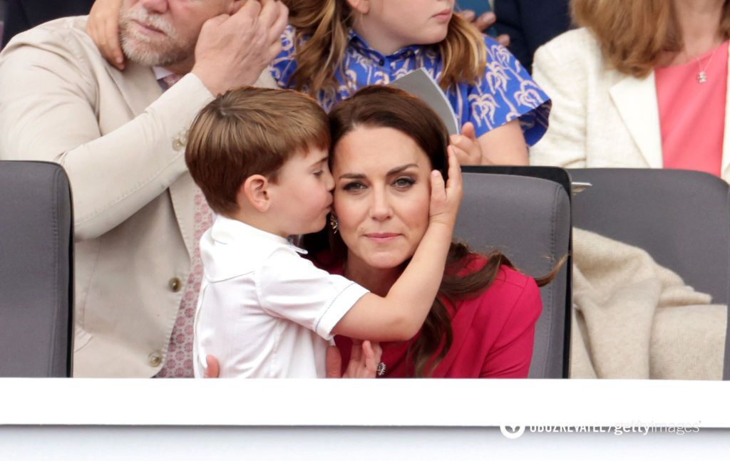 Książę Louis z matką Kate Middleton.