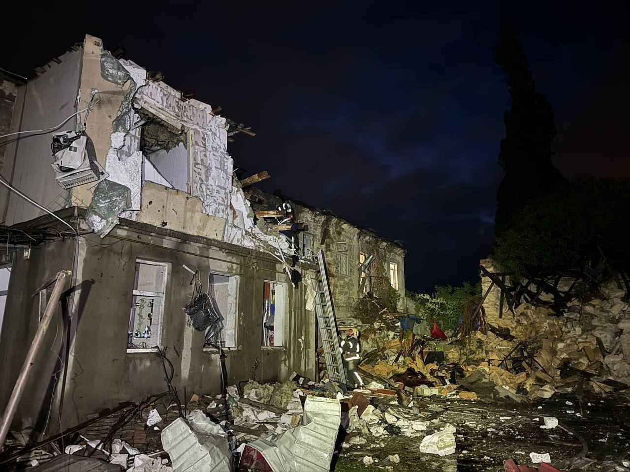 Okupanci zaatakowali Odessę szahidami: domy zostały uszkodzone, dziewięć osób zostało rannych. Zdjęcia i wideo