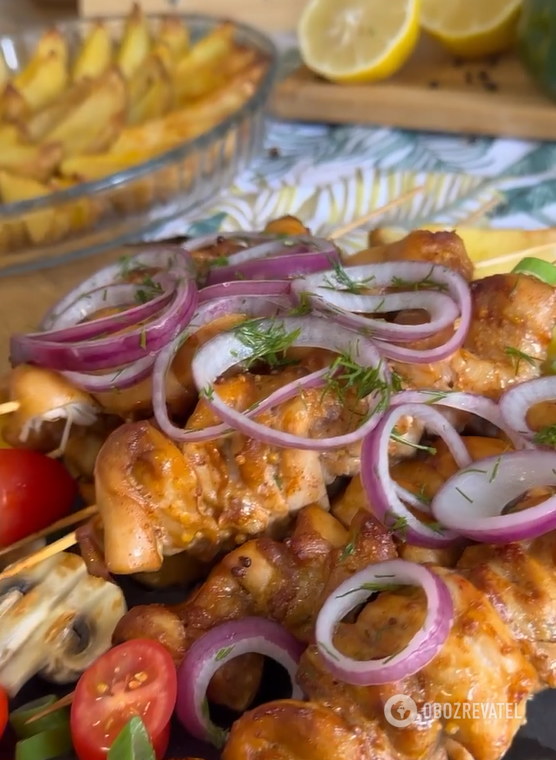 Juicy chicken kebab in the oven: what to marinate the meat in
