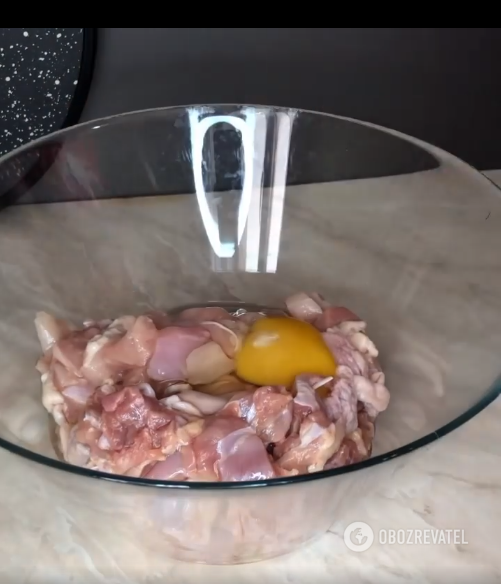 Dodawanie jaj do mięsa