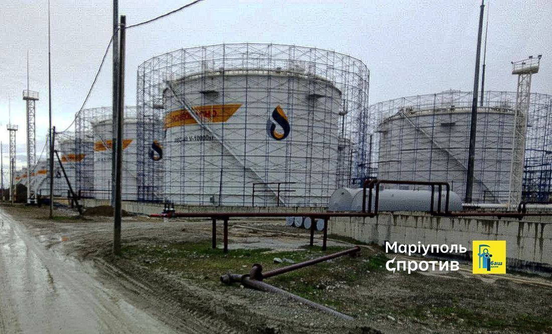 The tanks of the destroyed Slavyansk-EKO refinery in Russia were protected by ''grills'': this did not save it. Photo