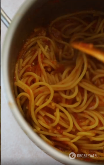 Gotowe spaghetti z sosem