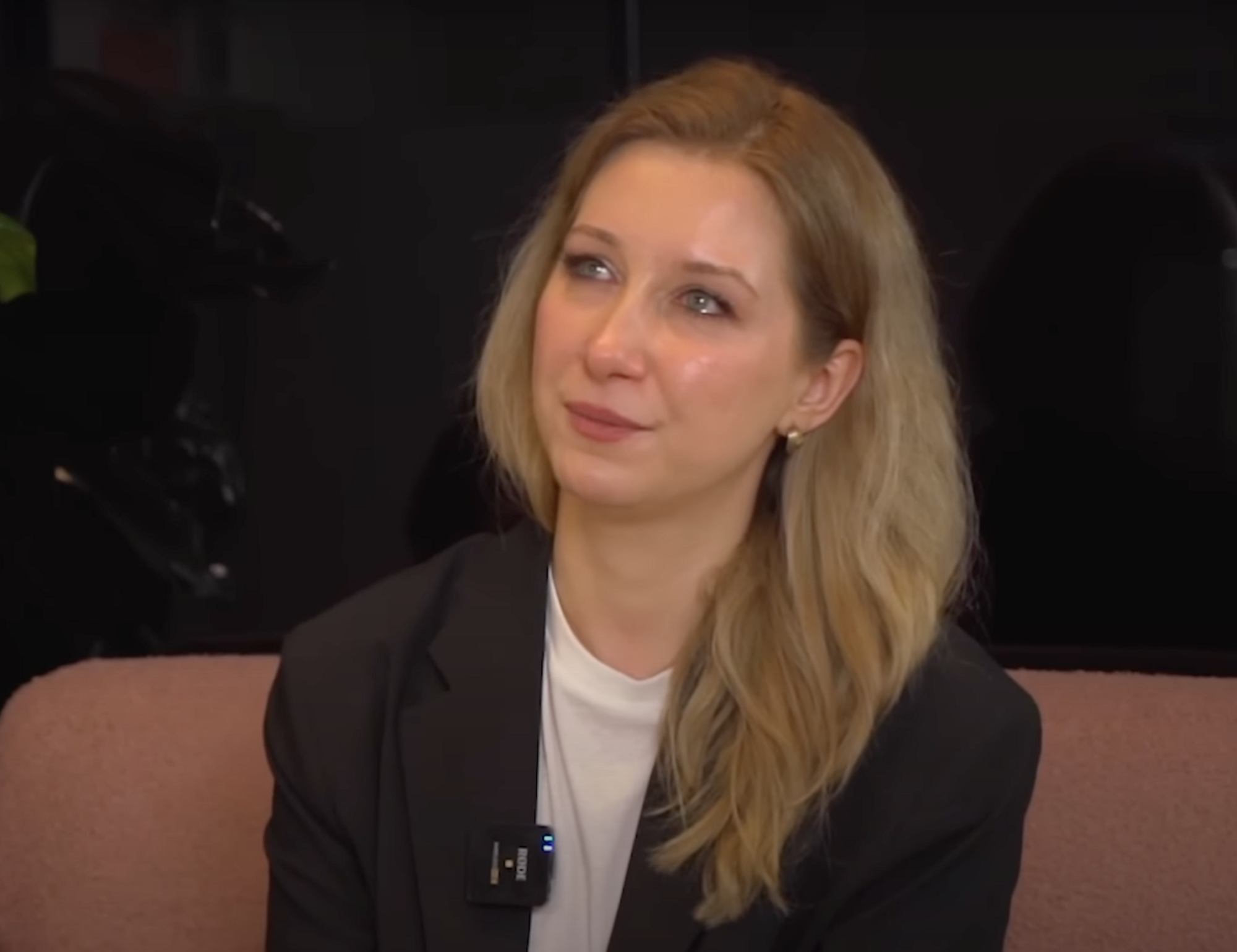 Snizhana Yehorova lashes out at her pro-Ukrainian daughter Stasia Rovinska with hysterical fake cries and profanity, calling Ukrainians ''mentally ill''