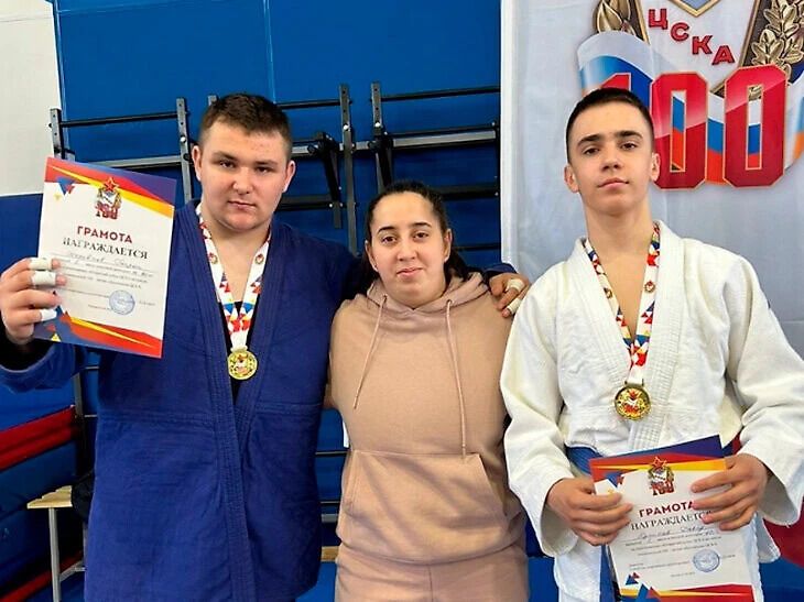 The three-time champion of the Russian Federation, who betrayed Ukraine, was beating up Russians on the streets. He apologized with the words ''Glory to Russia''. Video