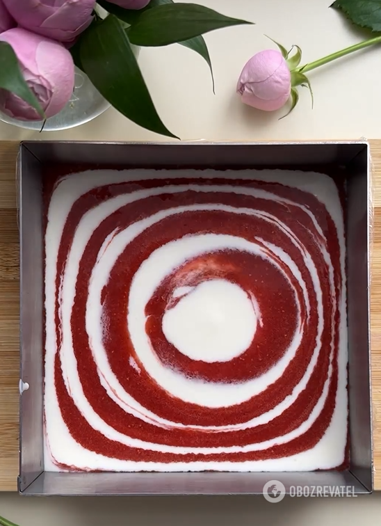 No-bake strawberry and cream mousse: easier than any cakes