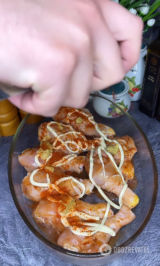 Chicken drumsticks in orange BBQ sauce: will drive any gourmet crazy