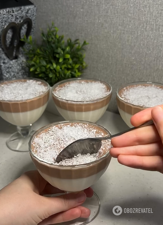 Simple no-bake jelly dessert: served in bowls