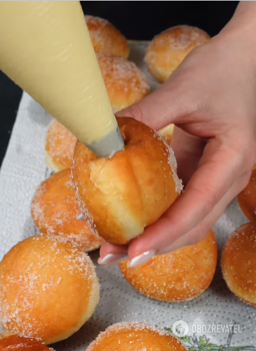 Donuts for coffee: incredible deliciousness with vanilla cream