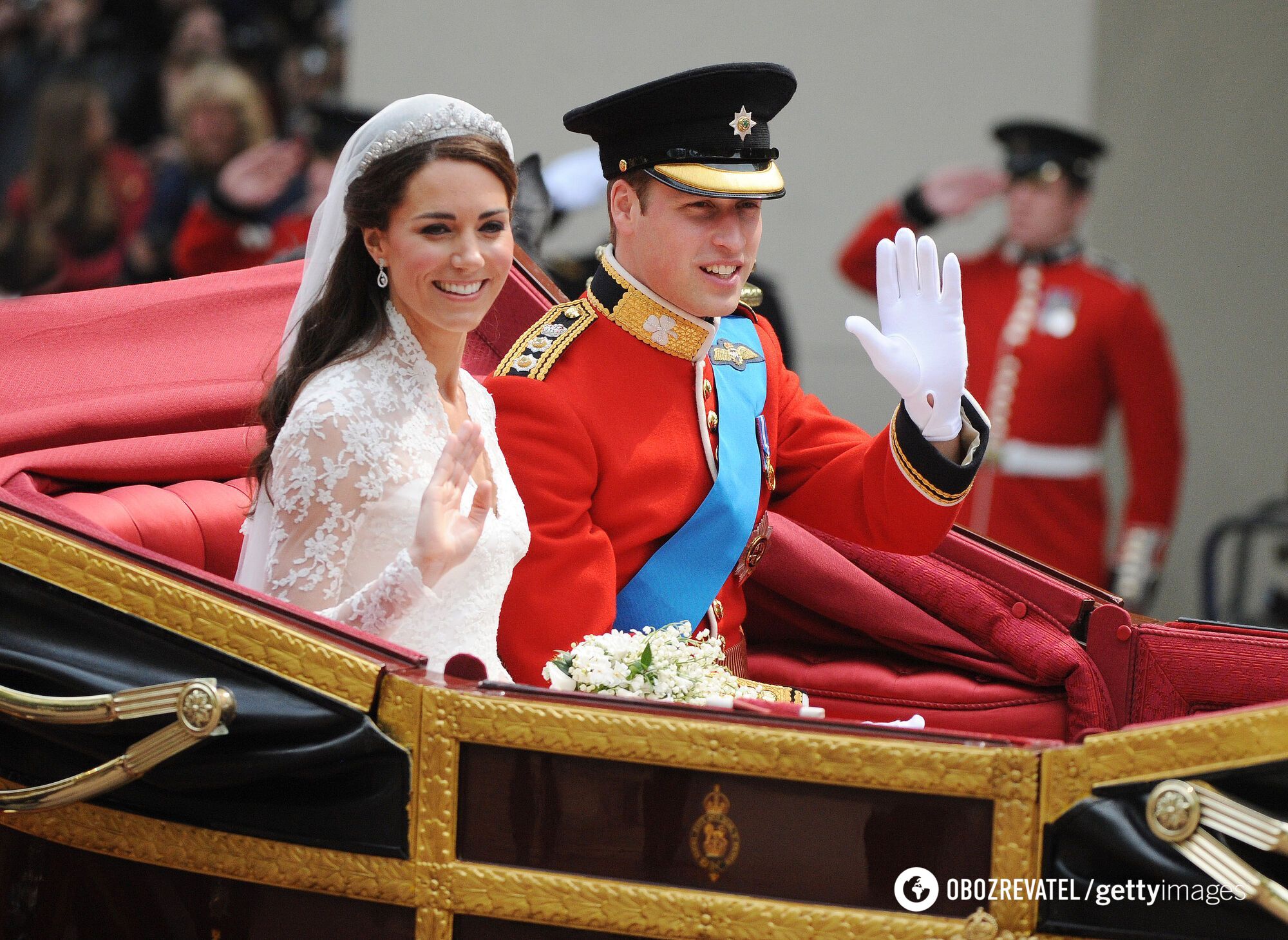 Stało się wiadome, który królewski protokół Elżbieta II naruszyła na ślubie księcia Williama i Kate Middleton: ale nie jest winna