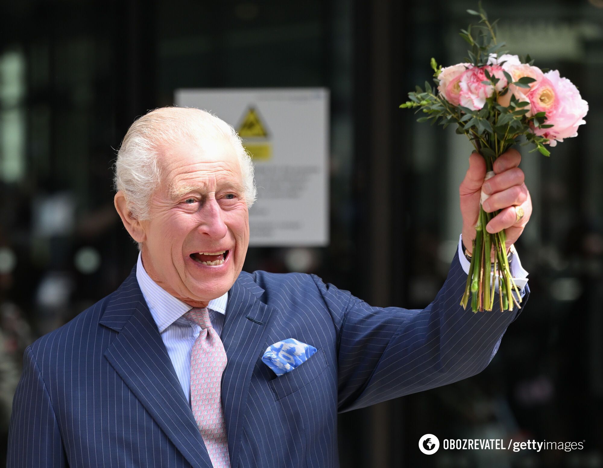 King Charles III returned to public duties with tears in his eyes. Touching photos