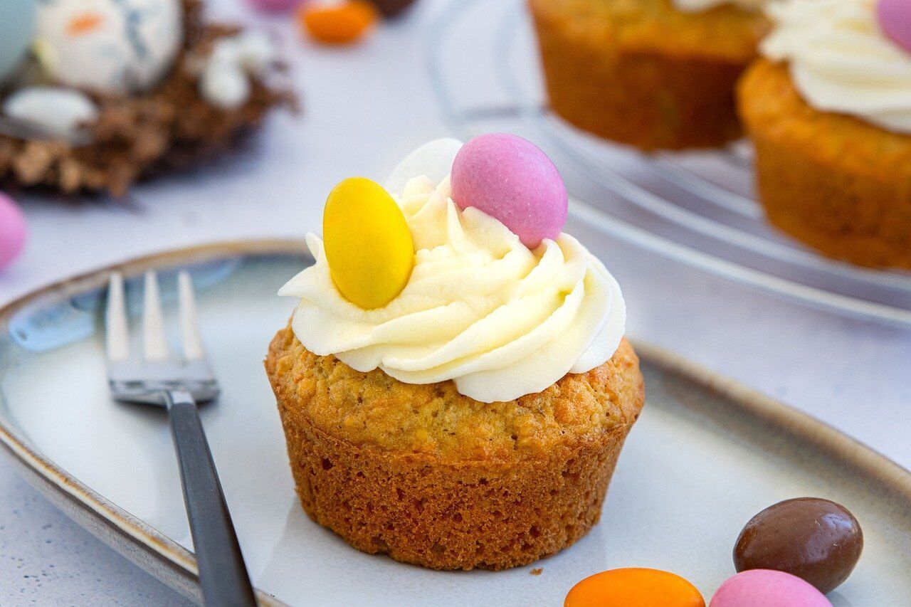 How to make a yeast-free cottage cheese Easter cake to make it the main decoration of the Easter basket