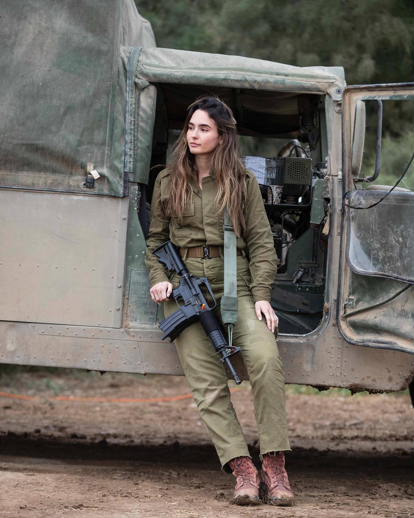 Od Miss Izraela do służby w IDF. Jak dziś wygląda 25-letnia Noa Kogba i dlaczego grożą jej w sieci