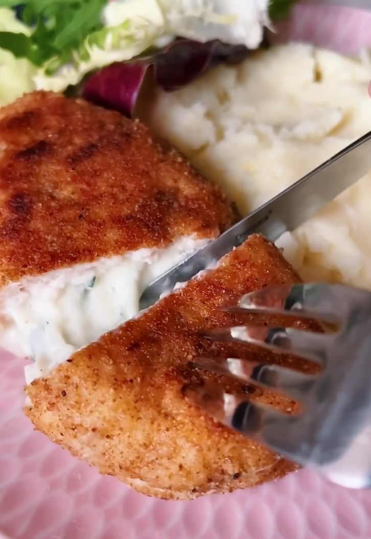 How to cook delicious minced chicken cutlets