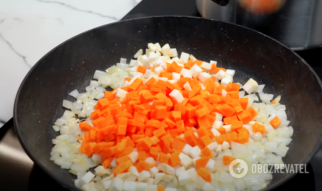 Preparing vegetables with spices