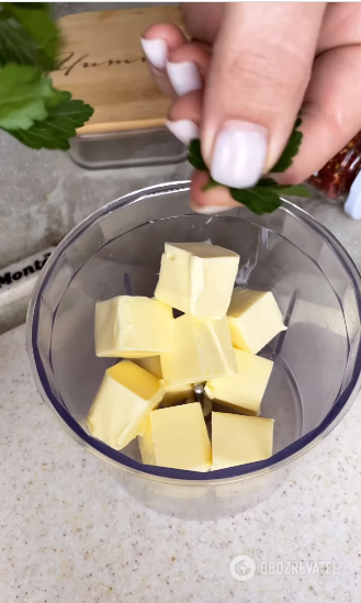 Garlic butter: the perfect combination of flavors for crispy bruschetta