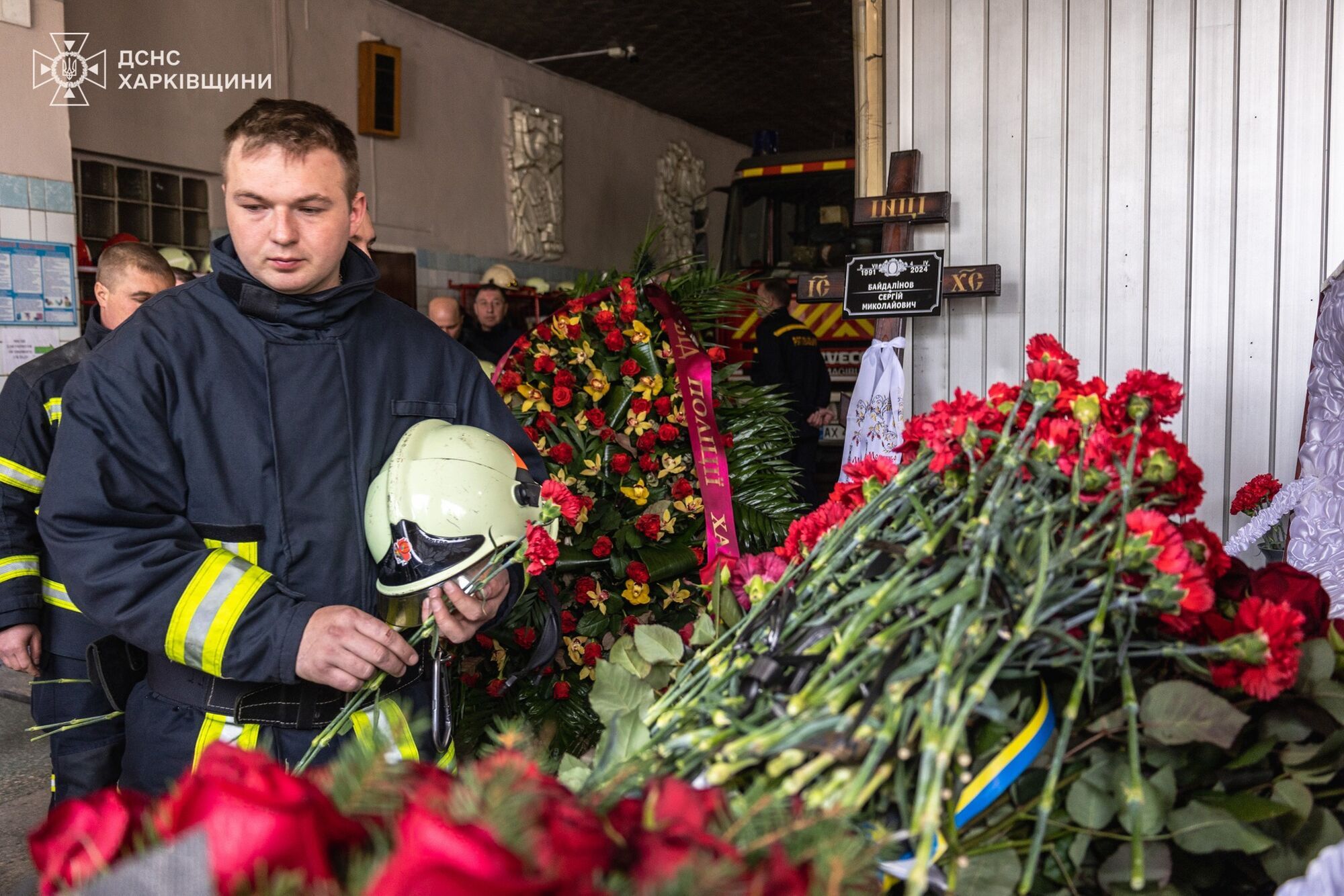 Kharkiv says goodbye to three rescuers killed by a Russian army strike. Photo