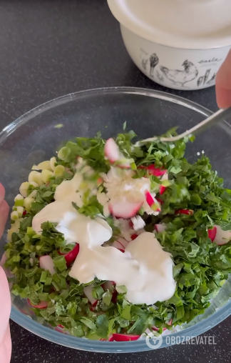 Tasty spring salad that is full of vitamins: what to make with