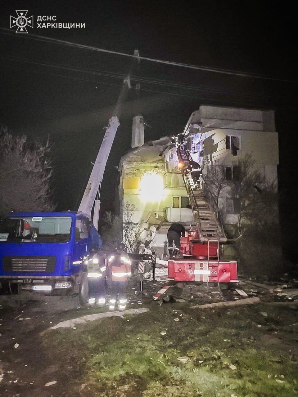 The occupants drop a guided bomb on a high-rise building in Kupiansk, Kharkiv: a woman dies under the rubble. Photo