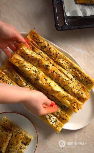 Meat-filled rolls: a popular snack made from phyllo dough in a hurry