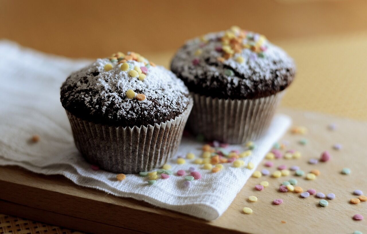 How to make delicious and fluffy homemade cupcakes in 5 minutes