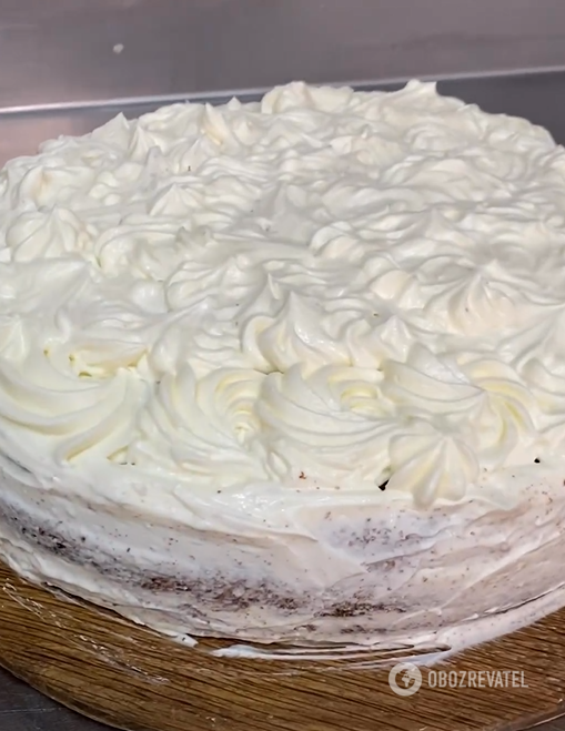 ''Cherry Tenderness'' cake made of fluffy sponge cakes and delicate cream: tastier than the popular ''Prague'' cake