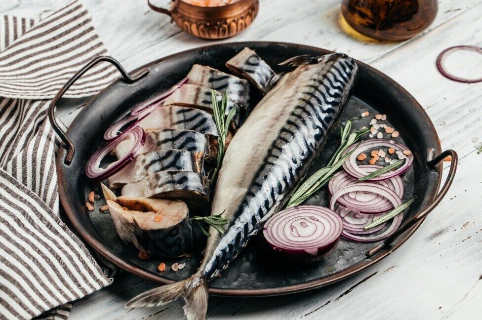 The simplest marinade for mackerel without vinegar: the taste of fish will pleasantly surprise you