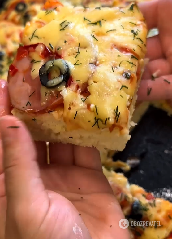 Lazy pizza made from liquid dough: no need to knead and roll out by hand