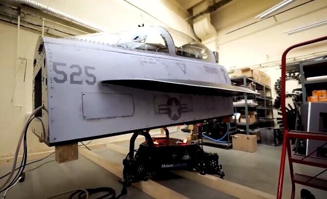 Czechy przekazują Ukrainie pierwszy trenażer F-16