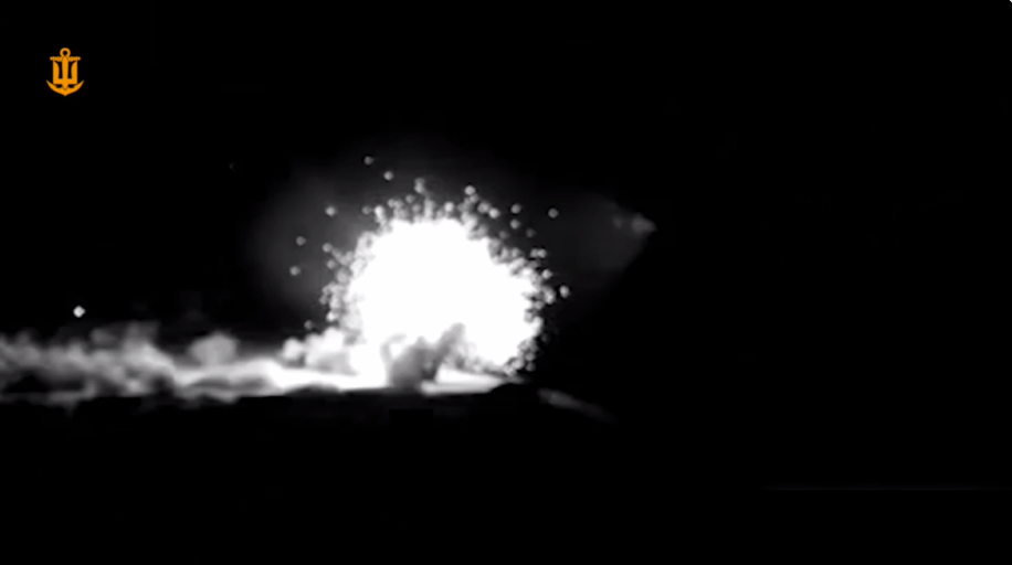 Bomb squad blows up a sea mine washed up on Odesa coast. Video