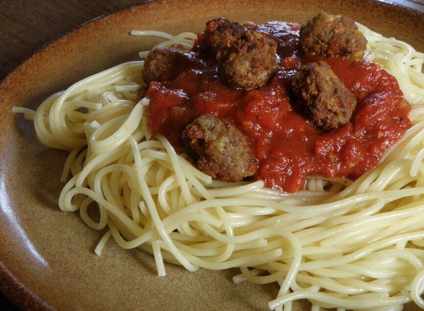 Tomato sauce for pasta and meatballs