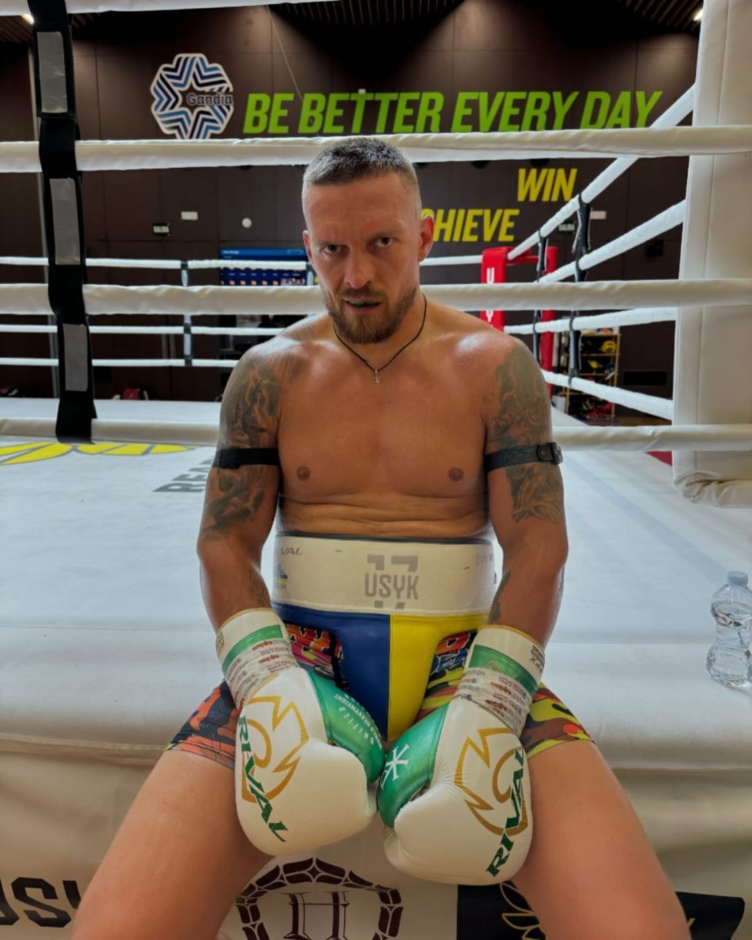 ''There will be blood everywhere'': Fury vows to ''beat the stupid sausage'' Usyk