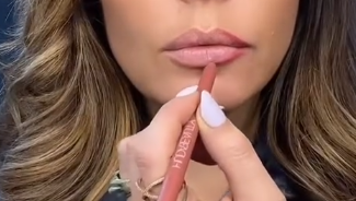 Lip makeup secret: the makeup artist named the mistake that adds 10 years