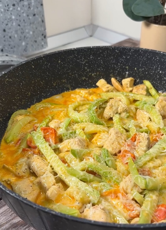 Delicious zucchini pasta instead of high-calorie pasta: perfect for lunch