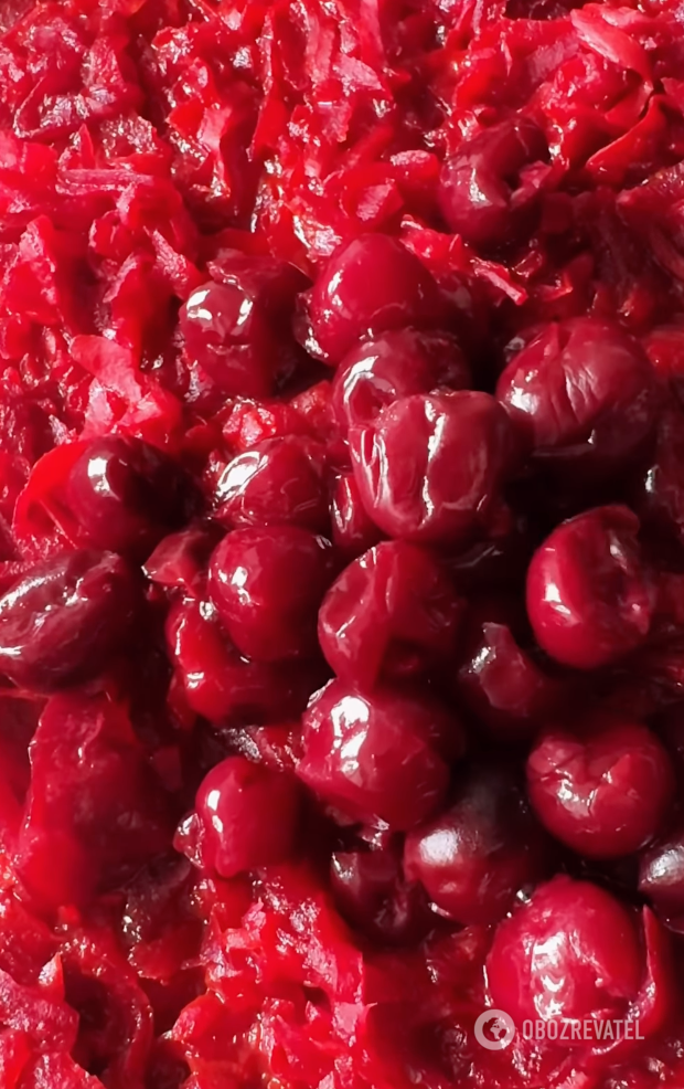 Roast with cherries