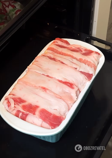 Meat casserole in bacon: perfect for a festive table and for every day