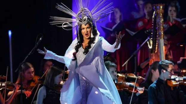 Putinist Anna Netrebko will perform in Berlin: German state opera justifies opera singer