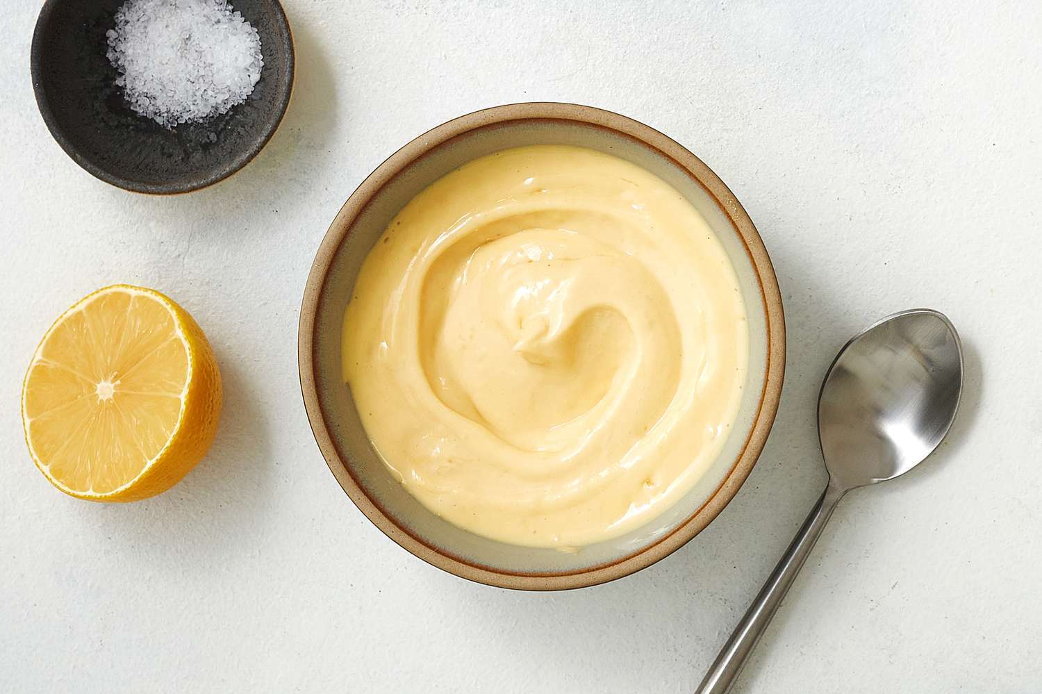 Delicious mayonnaise from 1 egg yolk