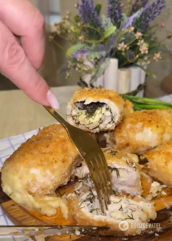 Juicy chicken rolls in batter: what to make the filling from